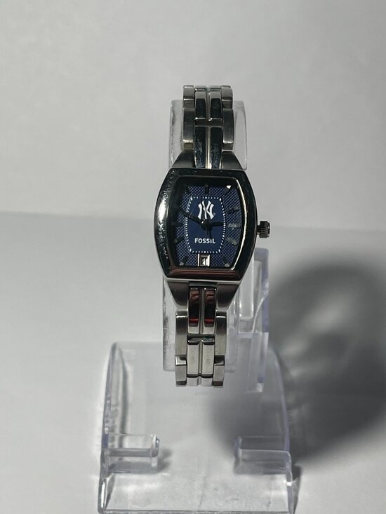 New York Yankees MLB Stainless-Steel Bracelet Watch by Fossil NEW main image 7
